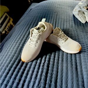 NOBULL White Athletic Shoes sz 9